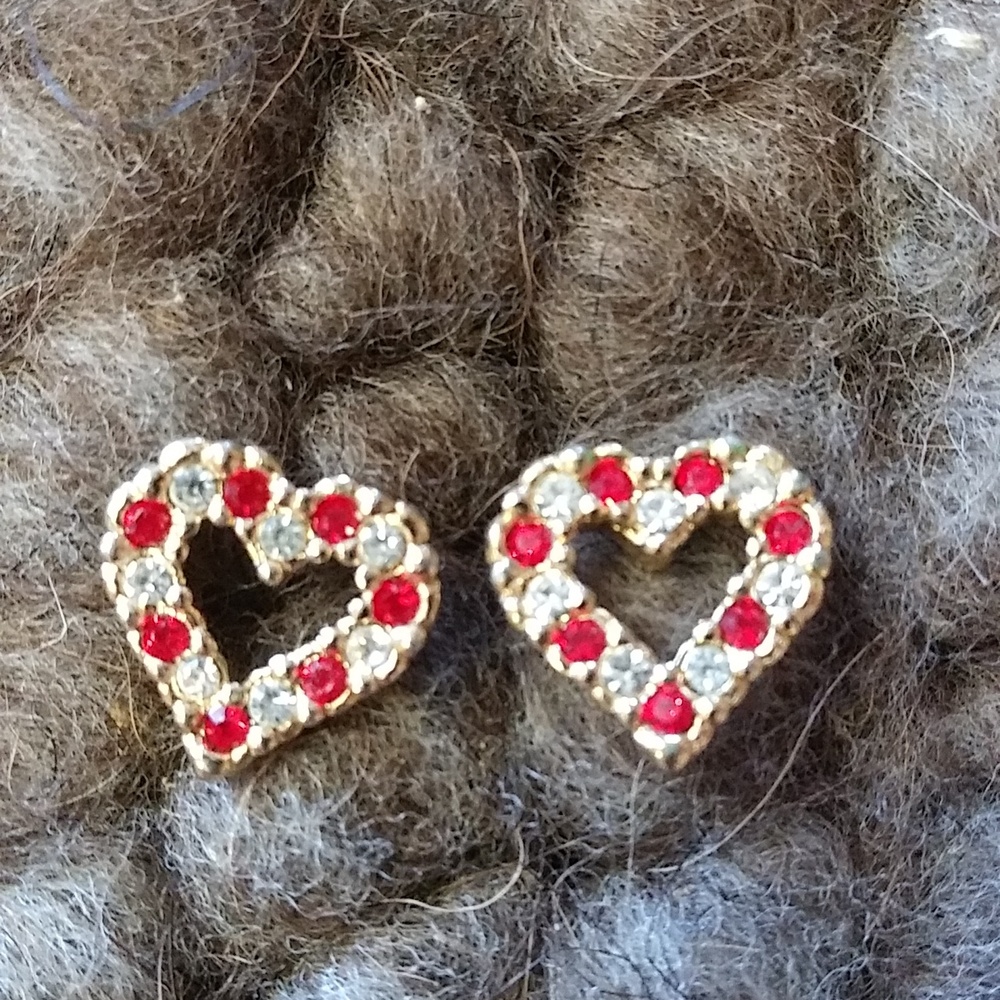 Heart earrings studs